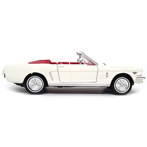 1964 DCD 1/2 Ford Mustang convertibile bianca con interni rossi James Bond 007 scatola ingranaggi manuale Replica film 'Goldfinger'