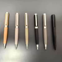 Stylo à bille plat de luxe en gros stylos à bille avec logo personnalisé outil d'écriture de haute qualité pour le bureau cadeaux promotionnels fournitures scolaires