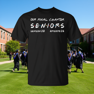 Maglietta di Laurea 'Il Nostro Capitolo Finale' per Anziani 2026, Classe di Laurea 2026 - Product Image 3