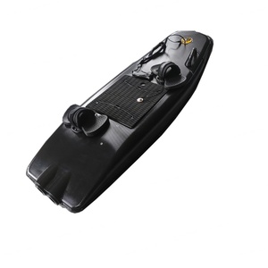 Planche de surf à moteur à grande vitesse en fibre de carbone avec batterie longue durée 48 V pour les eaux océaniques - Product Image 1
