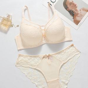 Charmoire OEM/ODM Sexy in pizzo trasparente Set Lingerie Sexy Sexy di alta qualità con ricamo in pizzo mutandine <span class=keywords><strong>Push</strong></span>-<span class=keywords><strong>up</strong></span> reggiseno - Product Image 4