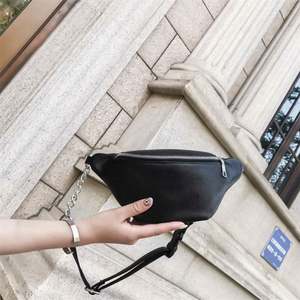 Échantillon gratuit Sac banane multi-usage de luxe imperméable en PU pour femmes avec chaîne - Product Image 3