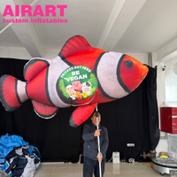 Poupée gonflable de poisson-clown sur le thème de l'océan pour événements de défilé