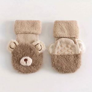 Chaussures et chaussettes chaudes, tendance et durables pour tout-petits, en coton éponge épais pour l'hiver, antidérapantes, avec logo personnalisable - Product Image 5