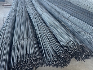 Barres d'armature en acier de qualité HRB400/HRB500 laminées à chaud bon marché de vente chaude barres d'acier déformées <span class=keywords><strong>pour</strong></span> l'école d'hôpital d'immeuble de bureaux - Product Image 4