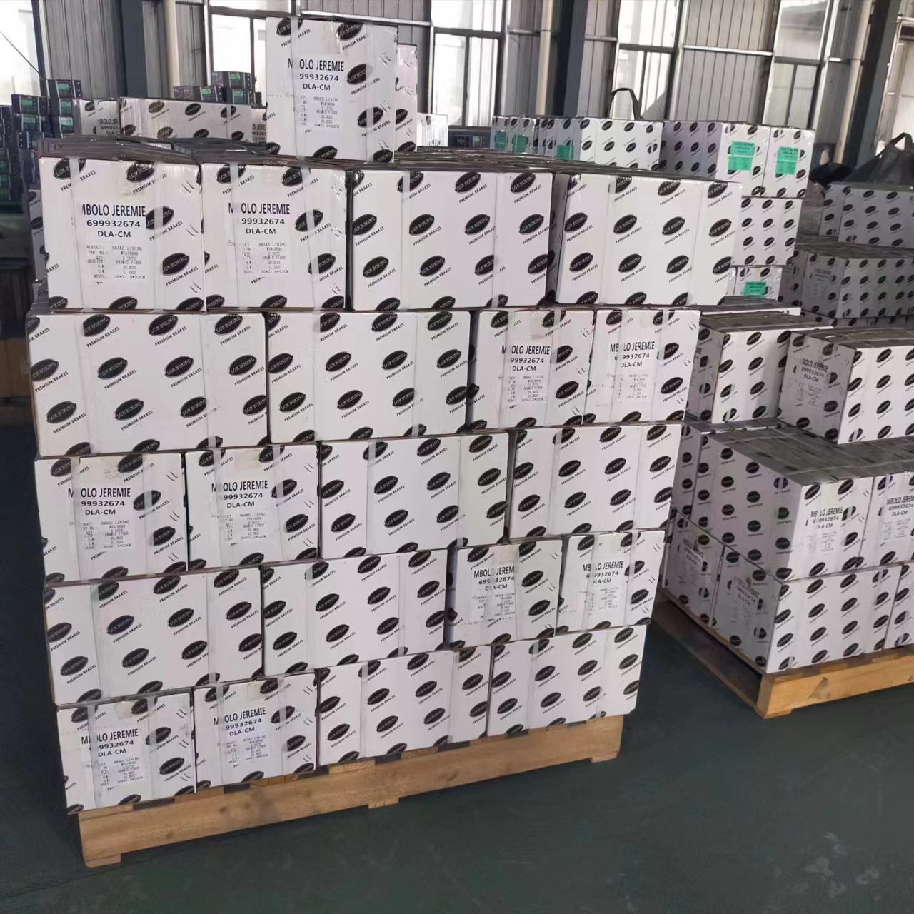 Fuso FM-FIGHTER Brake Pads - Reliable Non-Asbestos Lining