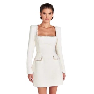 Pean et American Style Slim-Fit U-Neck à manches longues perlées petite robe noire pour les femmes - Product Image 5