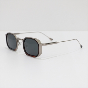 Lunettes de soleil rétro LMA personnalisées, monture argentée, verres carrés dégradés HD antireflet, pour hommes et femmes, en métal de haute qualité, collection 2024 - Product Image 2
