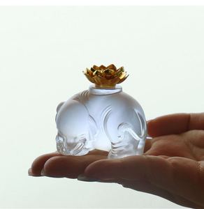 Artfamily – Nouveauté : Ornement d'éléphant sculpté à la main en verre Liuli, technique <span class=keywords><strong>de</strong></span> la cire perdue, artisanat ancien du Jiangsu, idéal pour la décoration <span class=keywords><strong>de</strong></span> bureau. - Product Image 4
