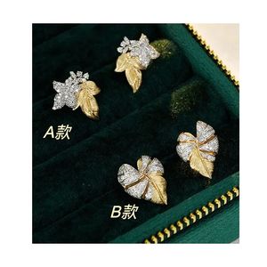 Pendientes de Diamantes con Hoja Pulida en Oro Amarillo de 18k, Joyería Real Xinfly - Product Image 1