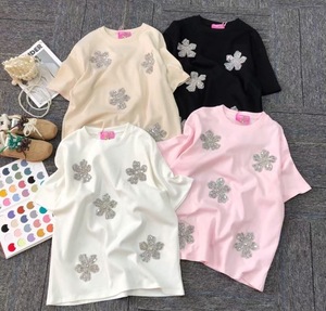 Vente en gros T-<span class=keywords><strong>shirt</strong></span> à manches courtes pour femmes Chemise à fleurs de luxe style ample avec strass Chemise à manches courtes de grande taille <span class=keywords><strong>Blouse</strong></span> pour filles - Product Image 4