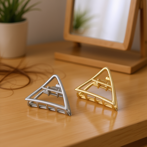 Fermaglio per capelli triangolare Z da 4,5 cm in lega, accessorio minimalista per lo styling dei capelli, per uso quotidiano da donna, durevole - Product Image 2