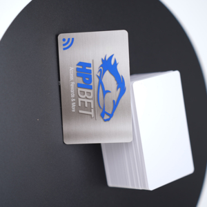 บัตรสะสมแต้มคุณภาพสูงพร้อมแถบแม่เหล็กและพื้นที่สำหรับลายเซ็น - Product Image 1