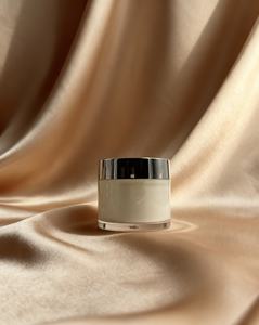 ครีมทาหน้าสุดหรู: โอบกอดบำรุงอย่างล้ำลึกและคืนความชุ่มชื้นให้กับผิวของคุณ - Product Image 1