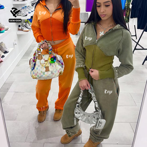 Conjunto de Dos Piezas Ajustado con Tachuelas Personalizado, Sudadera con Cierre y Capucha y Pantalones Deportivos Ajustados, Estilo Urbano - Product Image 3