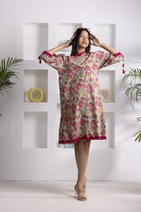 Vestido Camisero Floral con Dobladillo Acampanado en Azul Marino y Rosa, con Cierre de Botones, Elegante y Casual para Mujer, Ropa de Moda - Product Image 6