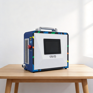 Machine de soudage au laser à fibre Rayther 600W QCW, design en forme de valise, 12 kg, portable, refroidie par air, pour atelier de réparation automobile - Product Image 1