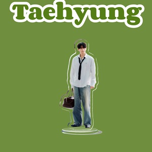 Kpop BT <span class=keywords><strong>Taehyung</strong></span> 10CM Acrílico Standee V HD Foto Dos lados Imprimir <span class=keywords><strong>Idol</strong></span> Modelo de pie Modelo de pantalla Decoración de escritorio Fans Regalo - Product Image 5