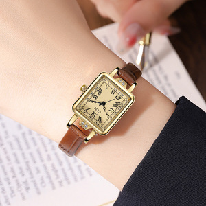 Nouvelle montre pour femme, style vintage de haute valeur, petit cadran carré, bracelet en cuir, montre rétro - Product Image 3