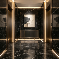 Grande dalle de marbre noir poli sur mesure, veinures marron foncé, or et blanc, pour hall d'hôtel, projet d'aménagement intérieur de luxe et de commerce de détail