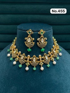 Conjunto de Collar Moderno de Circonita con Detalles de Piedras y Pendientes a Juego, Joyería de Moda para Mujer, Venta al por Mayor, Proveedor OEM ODM - Product Image 4