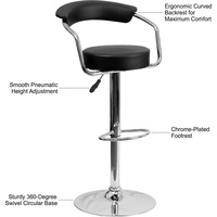 Tabouret de bar haut de gamme avec dossier incurvé, assise circulaire, accoudoirs chromés, cadre réglable en hauteur pneumatiquement, repose-pieds et base pivotante à 360°