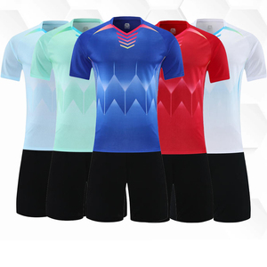 Nuova Divisa da <span class=keywords><strong>Calcio</strong></span> Personalizzata Rosa con Logo della Squadra, Versione Giocatore, Set Maglia e <span class=keywords><strong>Pantaloncini</strong></span> - Product Image 1