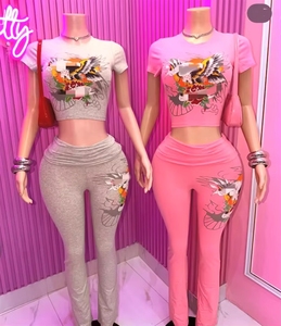 PEEQI 2026 Collection Printemps/Été : Ensemble 2 Pièces Tendance pour Femme – Hauts à Manches Courtes et Pantalons Streetwear avec Imprimé Strass Numérique ED - Product Image 3