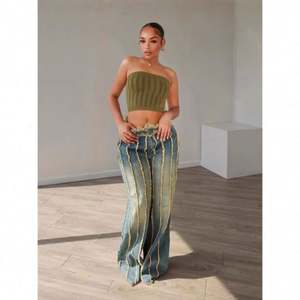 Jeans décontractés pour femmes en bleu pour un port toute l'année - Product Image 1