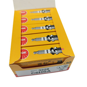 Pièce de moteur de moto, bougies d'allumage d'origine, bougies d'allumage 3228 C6HSA pour moteurs Suzuki OEM 9900069835C6R pour 0241045001 - Product Image 2