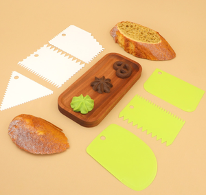 Set di 3 raschietti in plastica <span class=keywords><strong>per</strong></span> impasto, raschietto lisciante <span class=keywords><strong>per</strong></span> crema e torte, pettini decorativi, strumenti <span class=keywords><strong>per</strong></span> la pasticceria - Product Image 2
