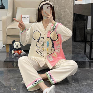 Conjunto de Pijama de Tres Piezas para Mujer, Diseño de Dibujos Animados, Precio Bajo, Venta al por Mayor, Tejido de Punto, Chaqueta de Manga Corta y Pantalones - Product Image 3