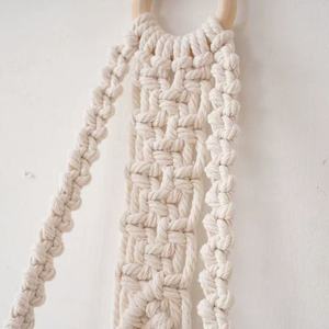 Porte-fleurs suspendu en macramé bohème avec anneau en bois, panier mural en corde de coton fait à la main pour fleurs séchées et artificielles, décoration intérieure - Product Image 4