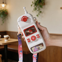 Bouteille d'eau créative pour enfants en forme de téléphone portable avec paille et sangle pour une portabilité et un transport faciles