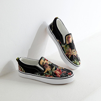 Baskets basses en toile à enfiler pour femmes Nouveau style de marche Chaussures espadrilles à plateforme imprimées à fleurs