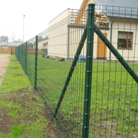 Tige de clôture européenne 2.3m, avec pôle tubulaires en forme de radeaux et courbes