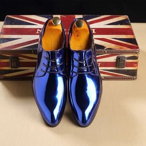 Nouvelles Chaussures Décontractées et Habillées pour Hommes en Cuir PU Brillant à Lacets, Idéales pour la Conduite, la Marche, les Mariages et les Fêtes – Noir et Or - Product Image 2