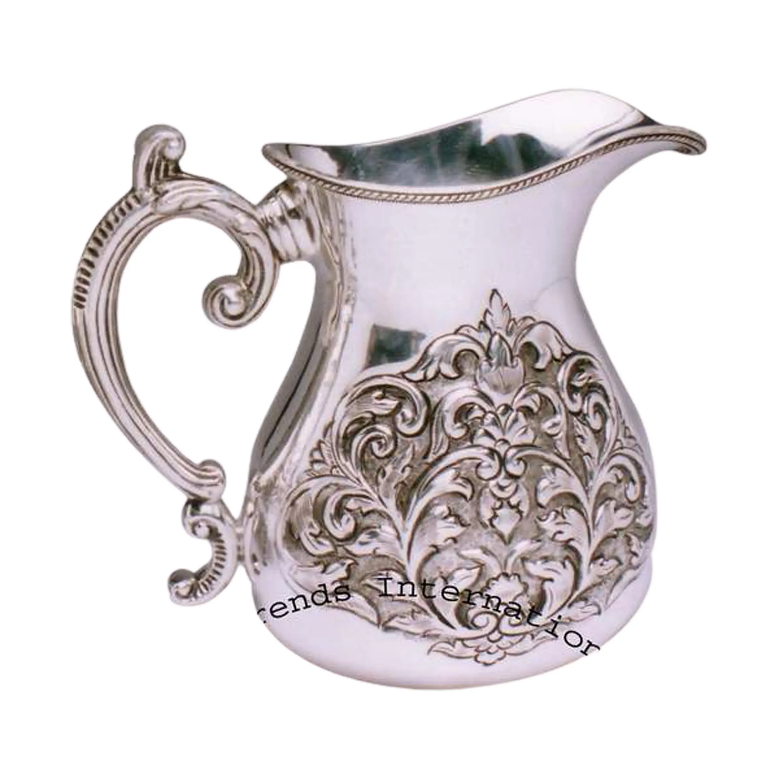 Klassieke Water Pitcher Met Decoratieve Ontworpen Op Oppervlak Van Kruik Met Perfect Grip Handvat