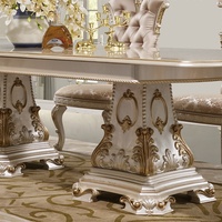 Ensemble de salle à manger de style européen haut de gamme, table à manger en bois sculpté de style baroque avec buffet américain et cave à vin