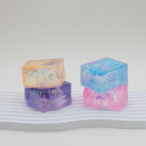 Vente en gros de jouets en silicone transparent Aurora de 6 cm, jouets anti-stress pour enfants de tous âges - Product Image 3