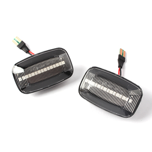 Autodragons - Luces Intermitentes Laterales LED Dinámicas de Flujo Ámbar con Lente Transparente para Land Cruiser Serie 70 (J70) - Product Image 1