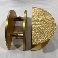 Strukturierter Gehämmerter Messing Halbrunder Türgriff Retro Halbmond-Hardware für Kommerzielle Ladenfronten Glas-Doppeltüren