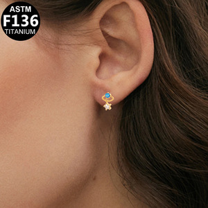 Boucles d'oreilles étoile en titane avec incrustation de cristaux pour piercing d'oreille, cadeau de bijoux - Product Image 4