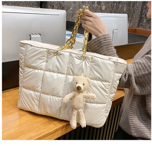 ホワイトカラーポリエステルキルティングトートバッグコットンパッド入りダウンフェザー生地フグショルダーバッグ - Product Image 4