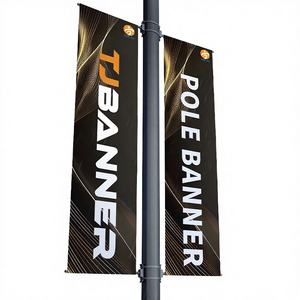 Bandera Publicitaria Vertical de PVC Vinílico Personalizada para Poste de Luz de Calle con Asta de Aluminio para Promoción - Product Image 1