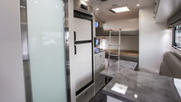 Caravane familiale de luxe tout-terrain, maison mobile, fabrication sur mesure, triple couchette, caravane de voyage en aluminium pour le camping en plein air