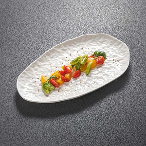 Plats en porcelaine de texture gaufrée de roche élégante d'usine pour la vaisselle de <span class=keywords><strong>restaurant</strong></span> gastronomique assiettes de service en céramique blanche uniques - Product Image 1
