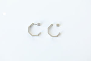 ต่างหูรุ่น Composition01 สีขาว ทอง 14K เพชร เครื่องประดับขายส่ง ผู้ผลิตเครื่องประดับชั้นดี รับออกแบบต่างหูตามสั่ง รับผลิตแบบ OEM ODM - Product Image 5