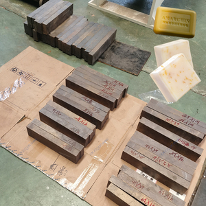 Machine d'impression de savon pour hôtels, économique, grande capacité, à trois impressions simultanées, haute efficacité, pour un seul tampon - Product Image 1