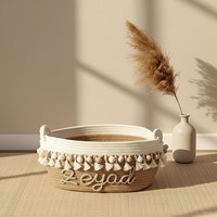 Panier de rangement pour chambre d'enfant en coton tissé bohème personnalisé, panier à jouets en corde brodée mignon, panier cadeau avec pompons